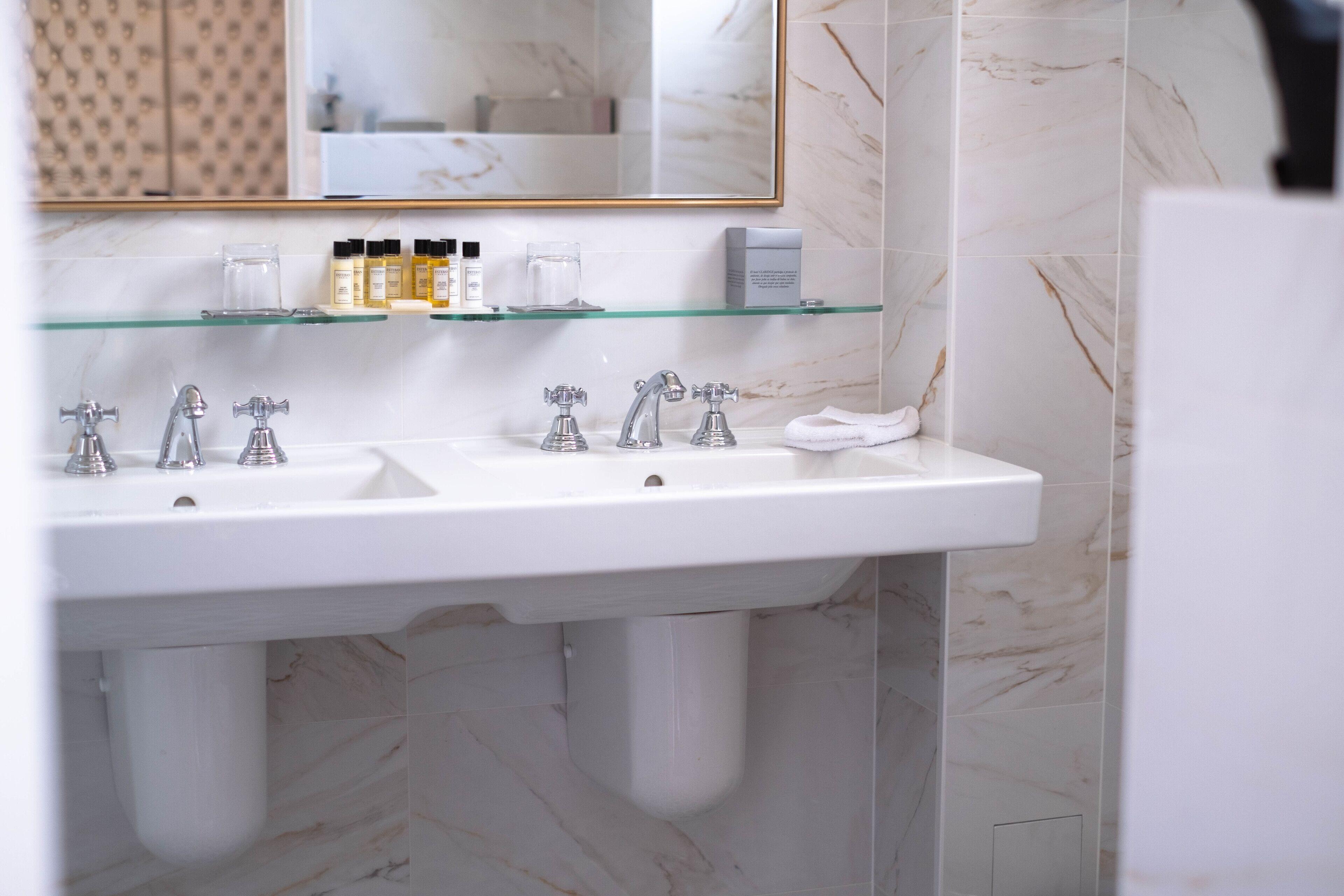 Claridge Hotel 4*