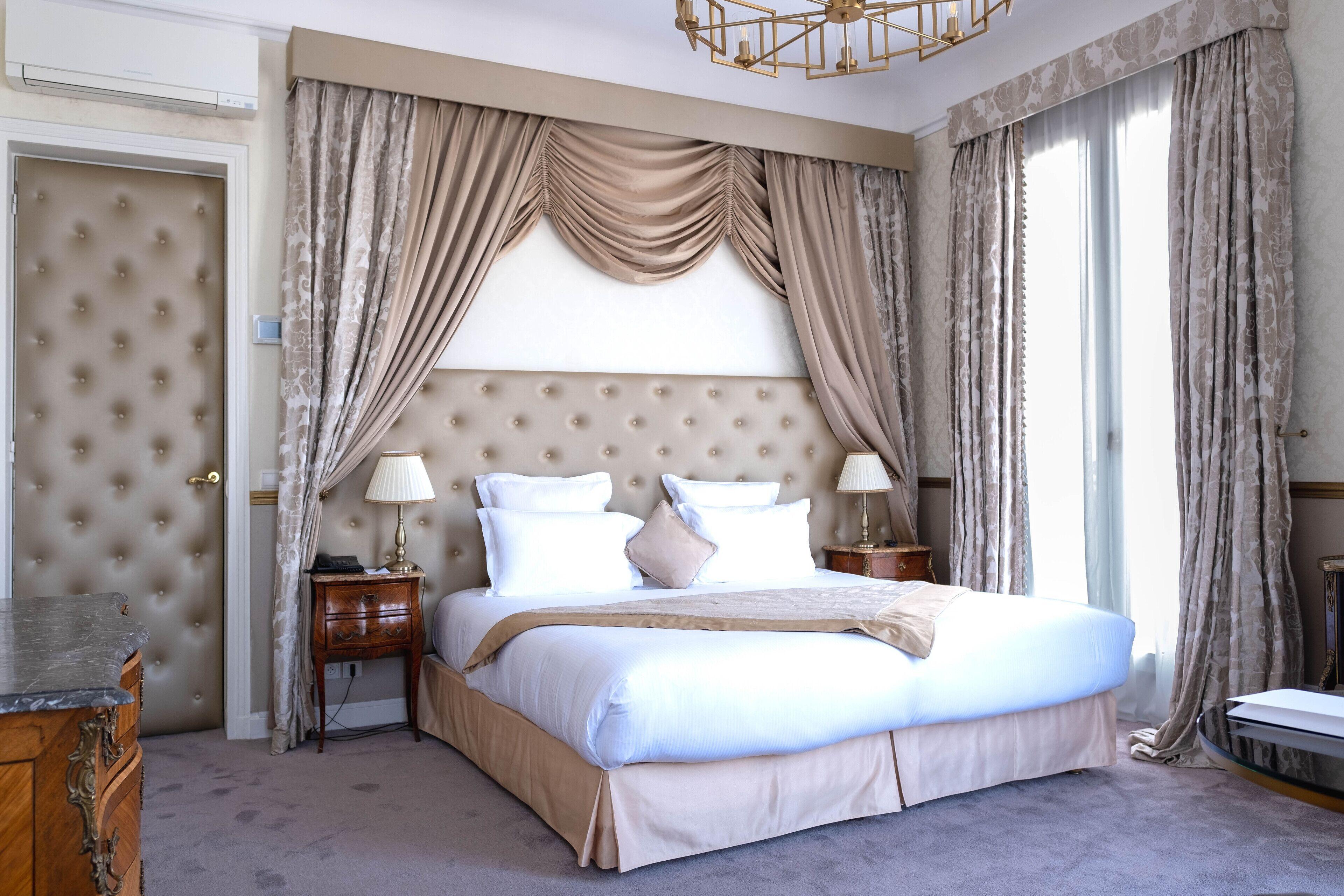 Claridge Hotel