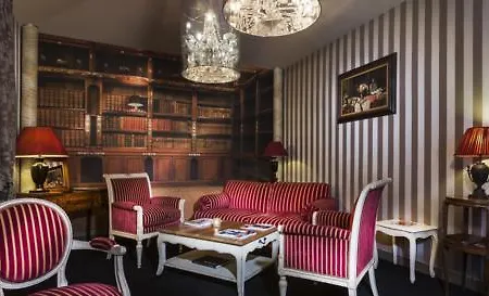 Claridge Hotel