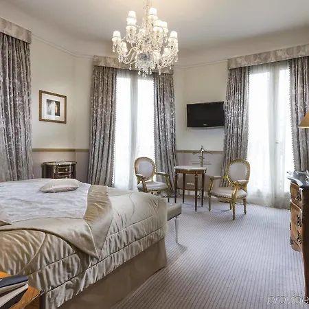 Claridge 4* Paris